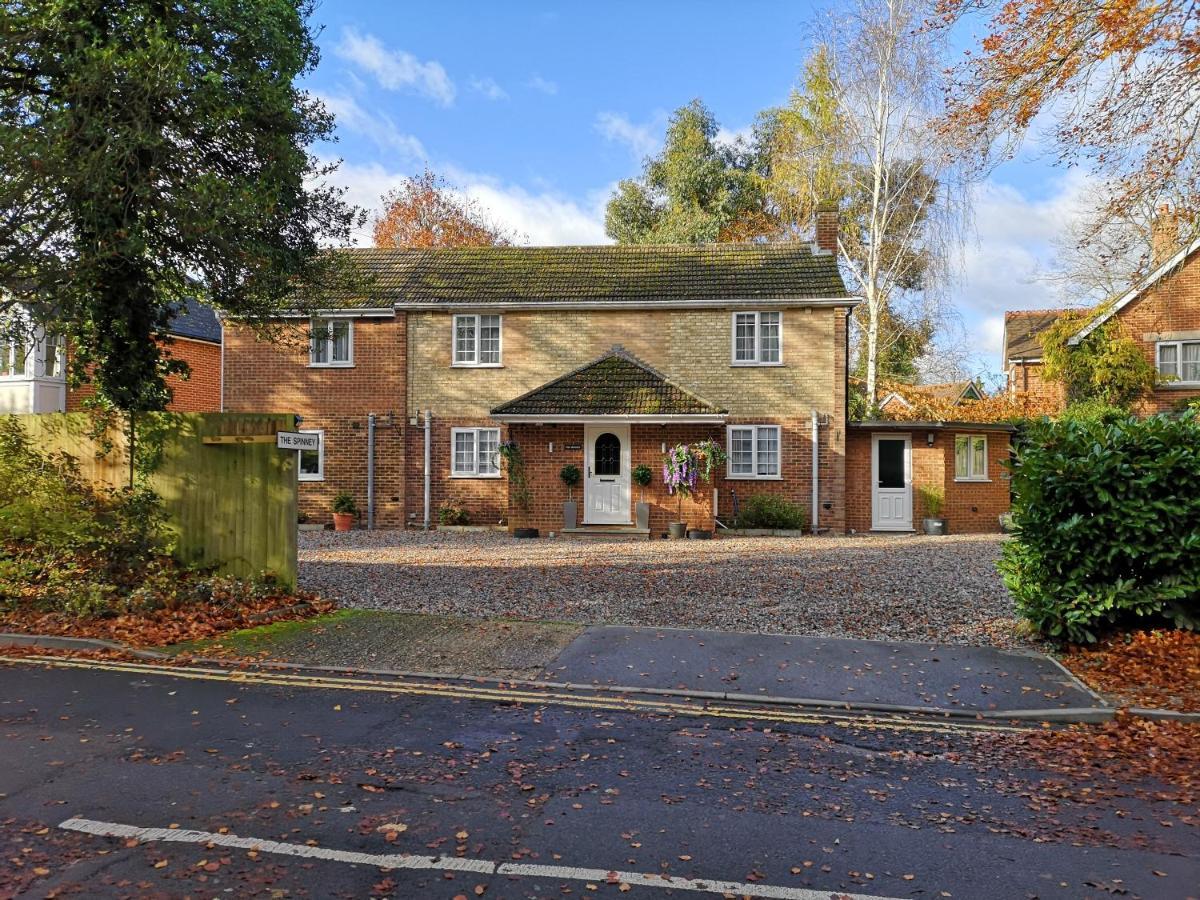 The Spinney Bracknell Dış mekan fotoğraf